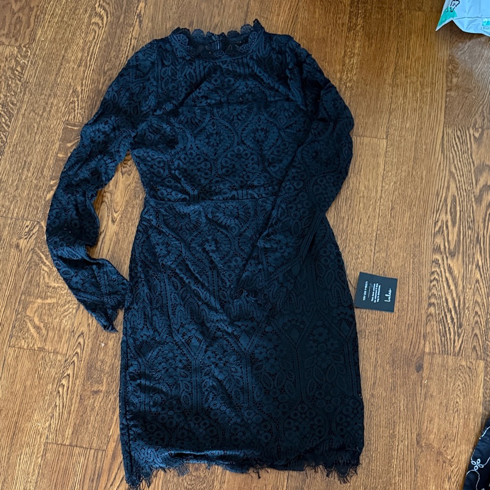Lulu's Black Lace Long-Sleeve Sheath Dress